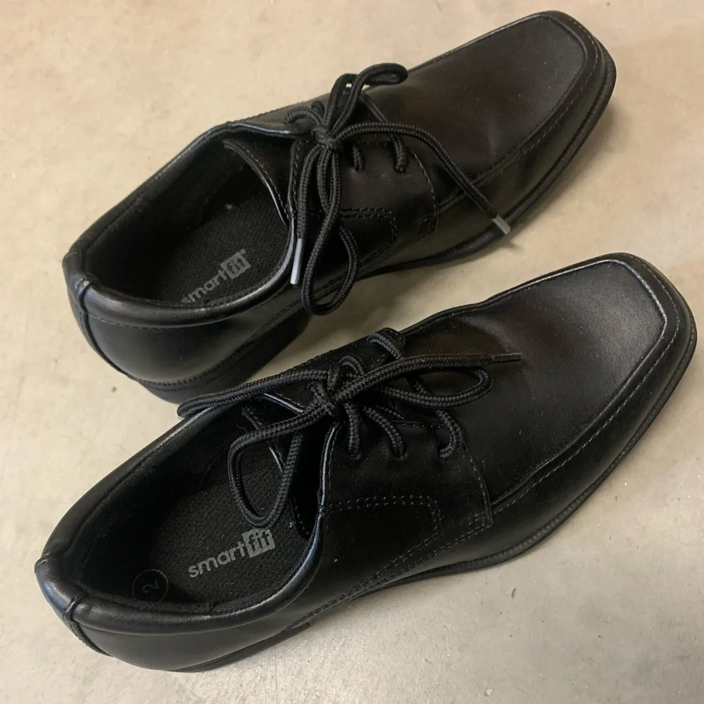 Boys black square toe dress shoes size 2